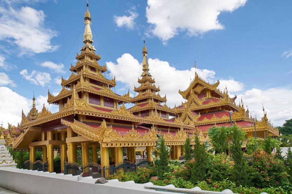 Emerald Land Hotel Mandalay Bagian luar foto