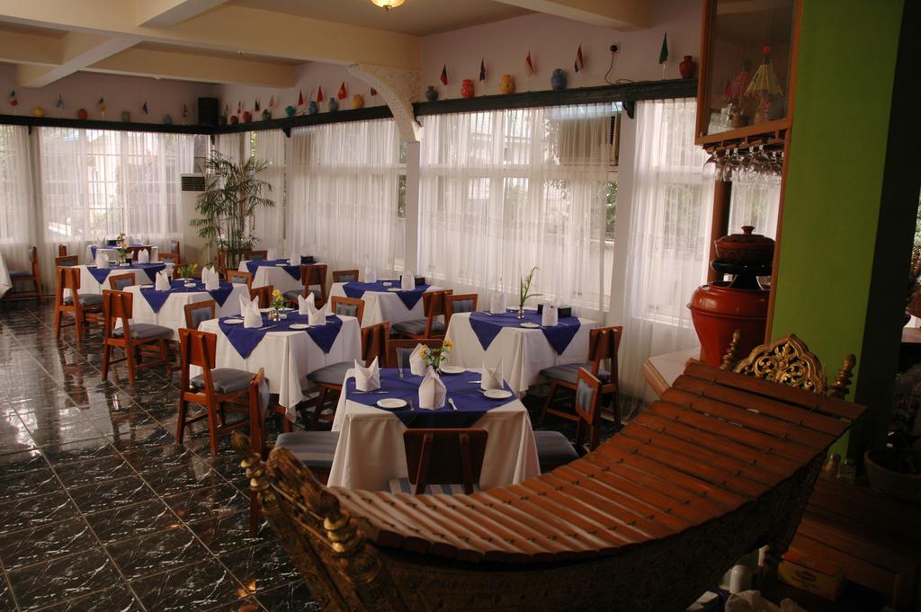 Emerald Land Hotel Mandalay Bagian luar foto