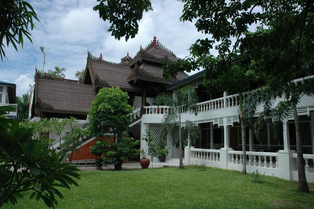 Emerald Land Hotel Mandalay Bagian luar foto
