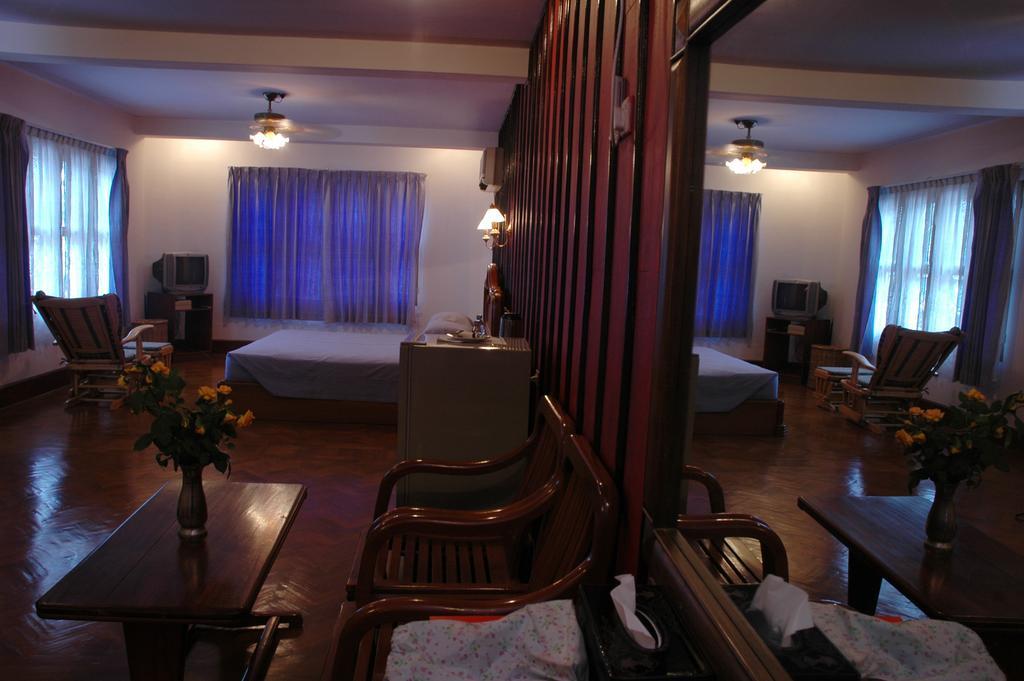 Emerald Land Hotel Mandalay Bagian luar foto