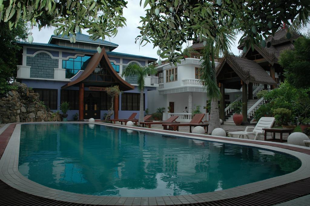 Emerald Land Hotel Mandalay Bagian luar foto