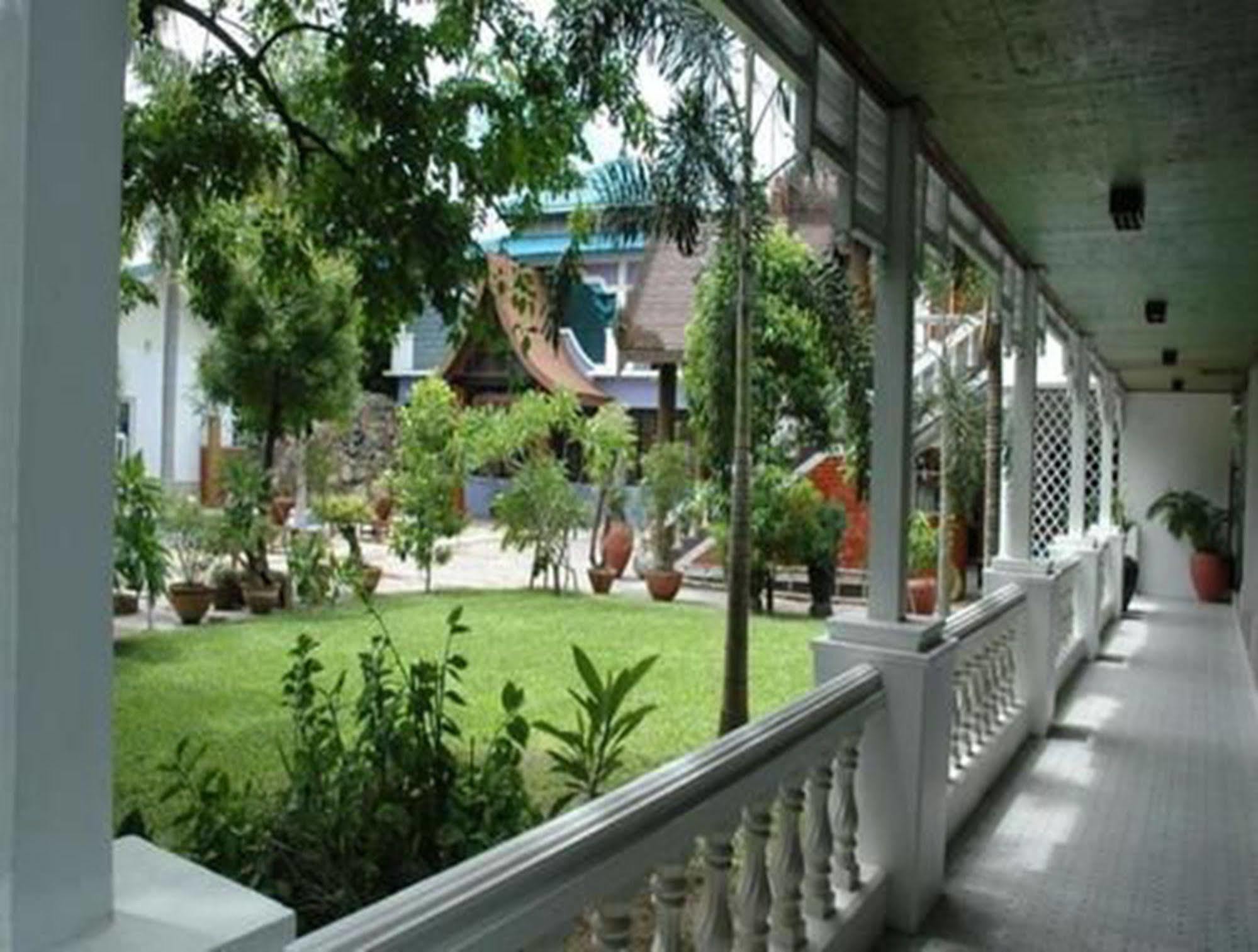 Emerald Land Hotel Mandalay Bagian luar foto